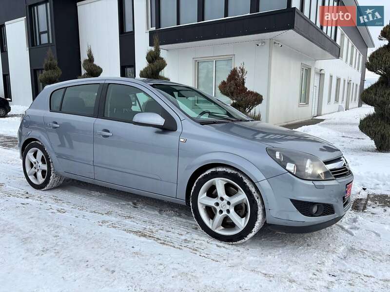 Хэтчбек Opel Astra 2009 в Киеве