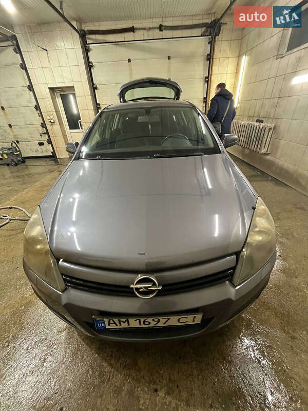 Хэтчбек Opel Astra 2004 в Коростышеве фото Хэтчбек Opel Astra 2004 в Коростышеве