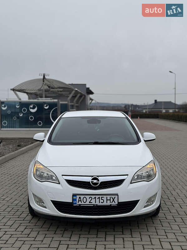 Хэтчбек Opel Astra 2010 в Хусте фото 10 Хэтчбек Opel Astra 2010 в Хусте