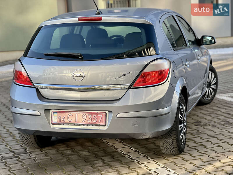 Хэтчбек Opel Astra 2005 в Ивано-Франковске