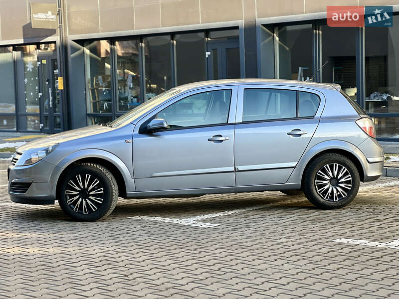 Хэтчбек Opel Astra 2005 в Ивано-Франковске
