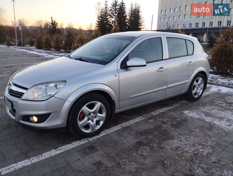 Хетчбек Opel Astra 2007 в Мостиській