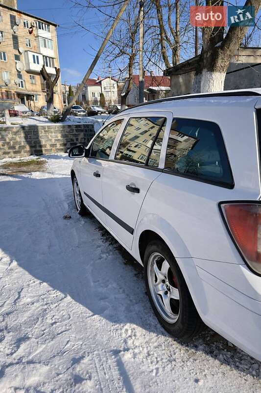 Универсал Opel Astra 2011 в Бучаче фото 2 Универсал Opel Astra 2011 в Бучаче