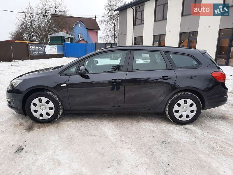 Універсал Opel Astra 2013 в Рівному