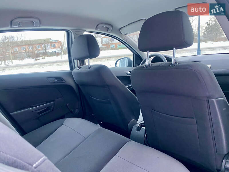 Хетчбек Opel Astra 2012 в Білій Церкві фото 28 Хетчбек Opel Astra 2012 в Білій Церкві