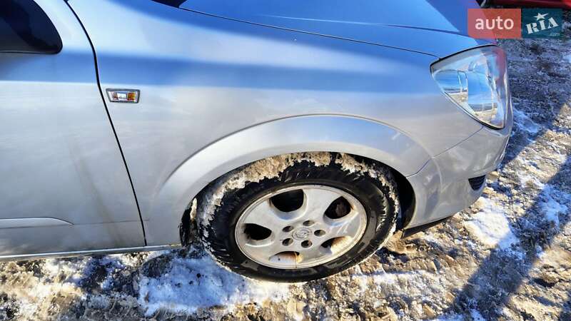 Універсал Opel Astra 2009 в Чернігові