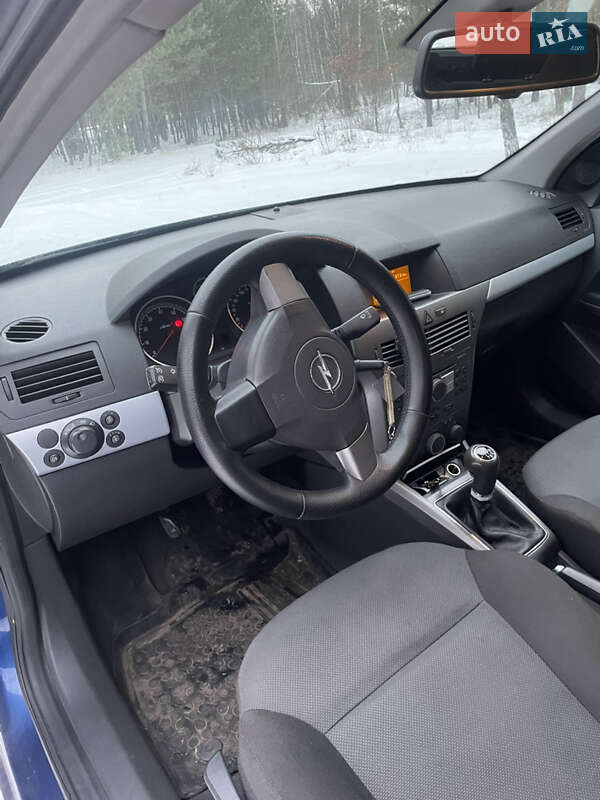 Хэтчбек Opel Astra 2004 в Радомышле фото 9 Хэтчбек Opel Astra 2004 в Радомышле