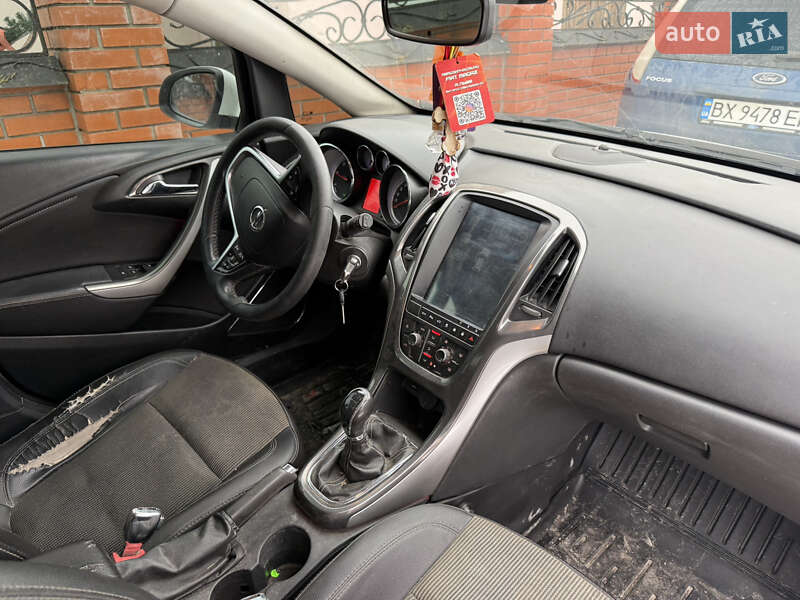 Универсал Opel Astra 2012 в Изяславе