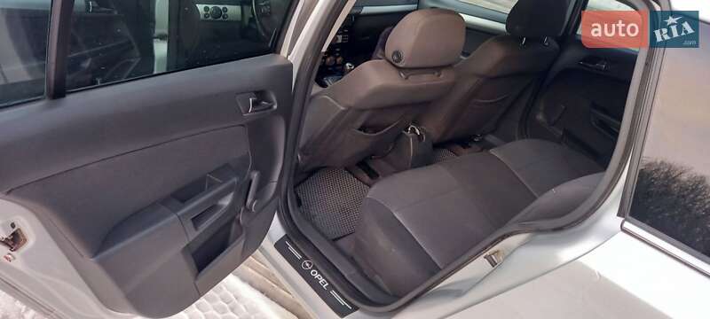 Універсал Opel Astra 2010 в Івано-Франківську фото 6 Універсал Opel Astra 2010 в Івано-Франківську