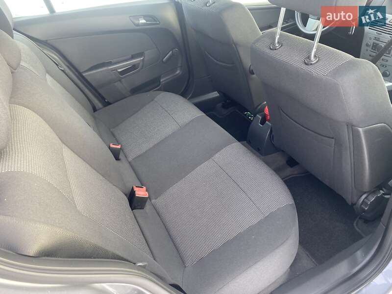 Хэтчбек Opel Astra 2007 в Тальном