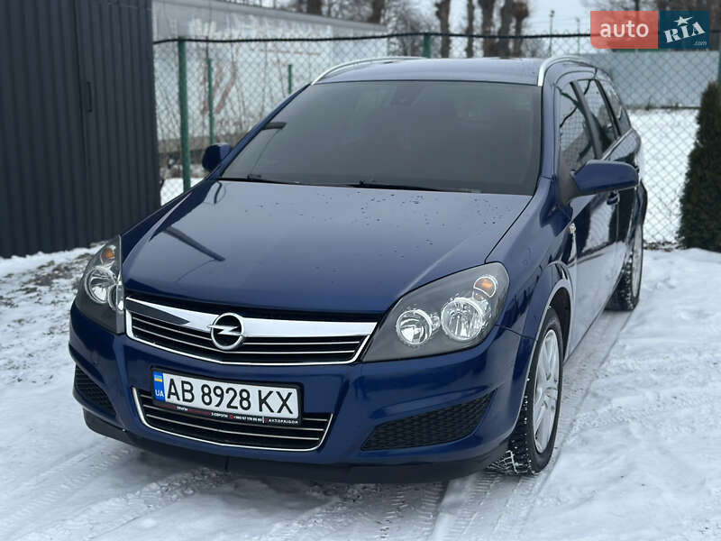 Универсал Opel Astra 2010 в Виннице