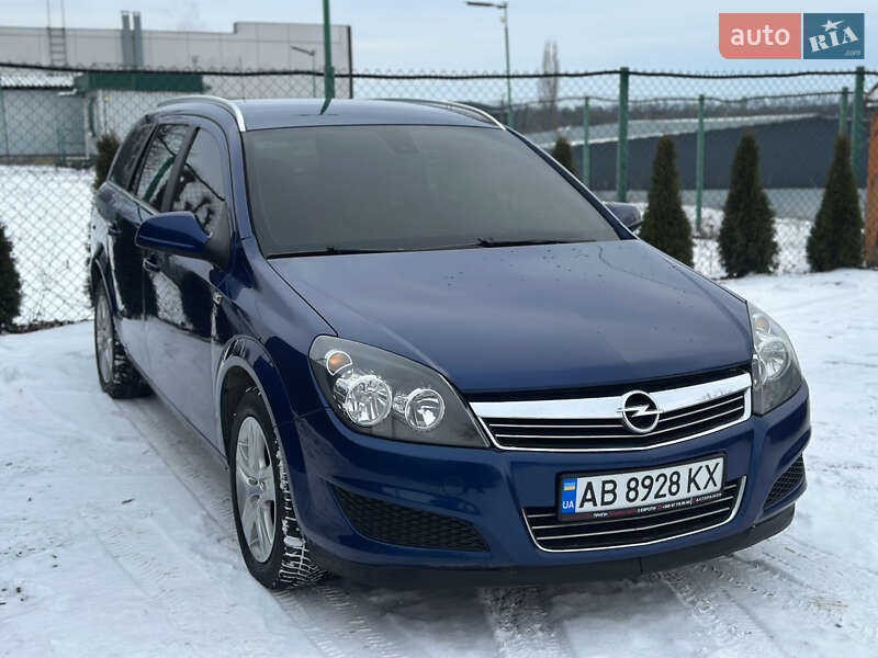 Универсал Opel Astra 2010 в Виннице