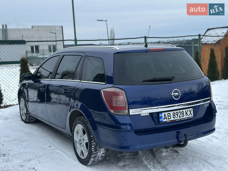 Универсал Opel Astra 2010 в Виннице