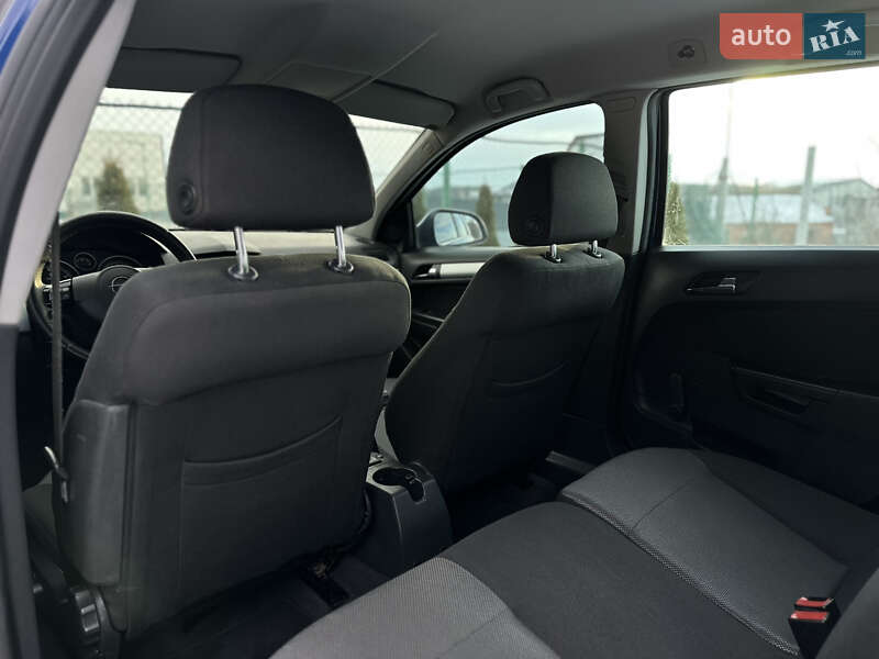 Универсал Opel Astra 2010 в Виннице