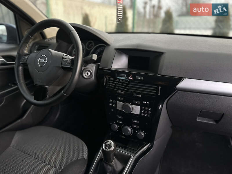 Универсал Opel Astra 2010 в Виннице