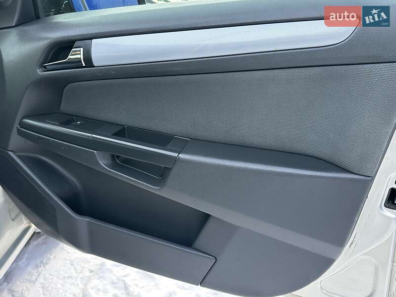 Універсал Opel Astra 2005 в Рівному фото 76 Універсал Opel Astra 2005 в Рівному