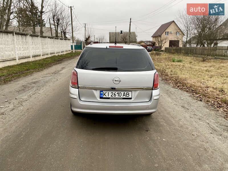 Універсал Opel Astra 2006 в Радомишлі