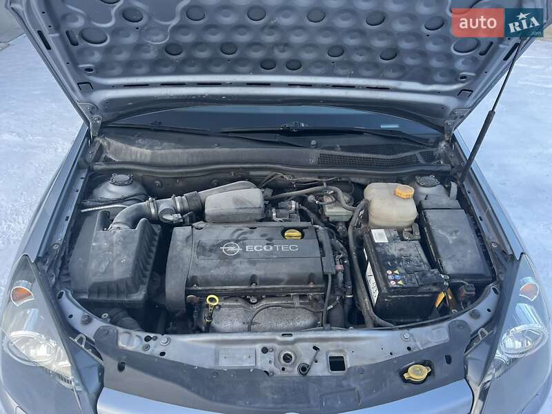 Универсал Opel Astra 2005 в Тернополе