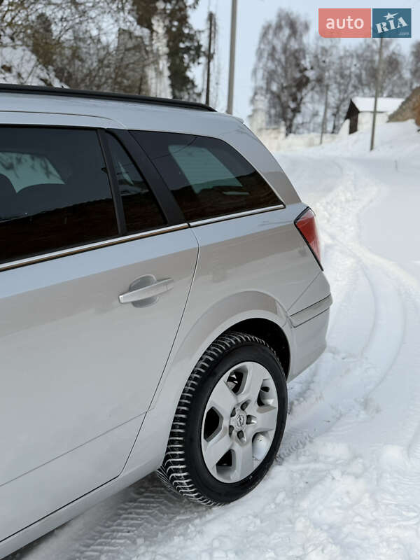 Універсал Opel Astra 2010 в Вишнівці