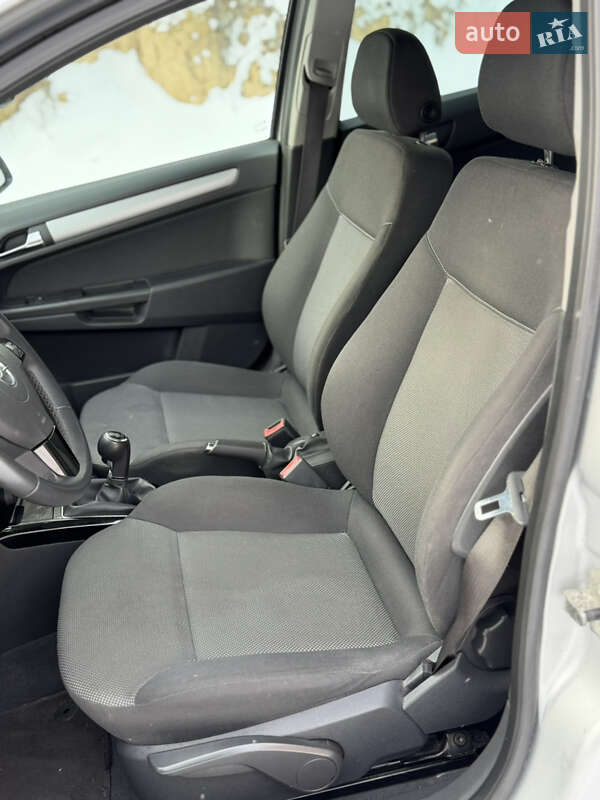 Універсал Opel Astra 2010 в Вишнівці