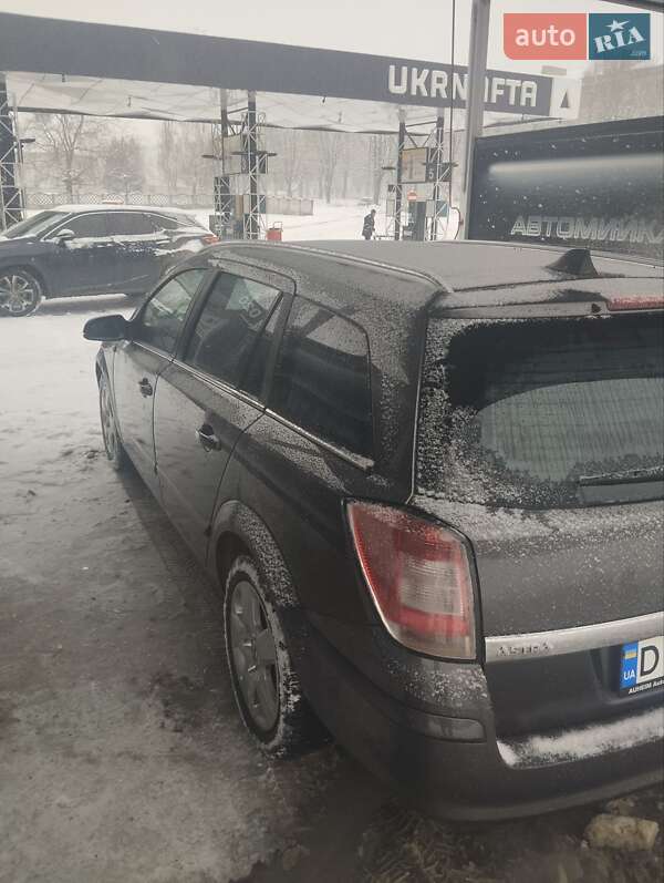 Универсал Opel Astra 2009 в Ровно