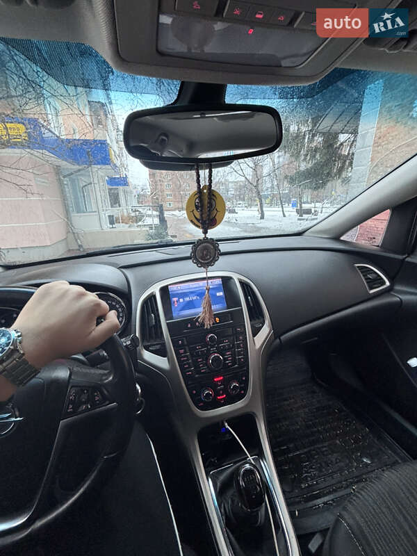 Універсал Opel Astra 2011 в Умані