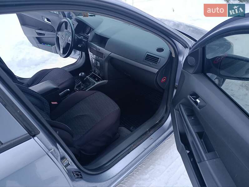 Хэтчбек Opel Astra 2004 в Львове
