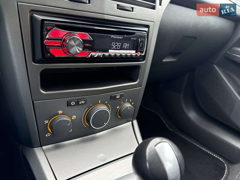 Хэтчбек Opel Astra 2004 в Виннице фото 29 Хэтчбек Opel Astra 2004 в Виннице