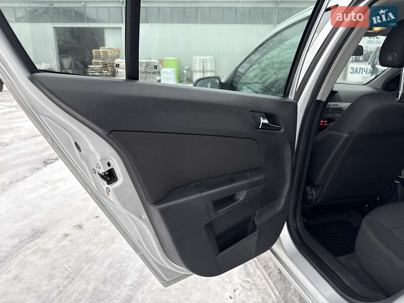 Хэтчбек Opel Astra 2004 в Виннице фото 34 Хэтчбек Opel Astra 2004 в Виннице