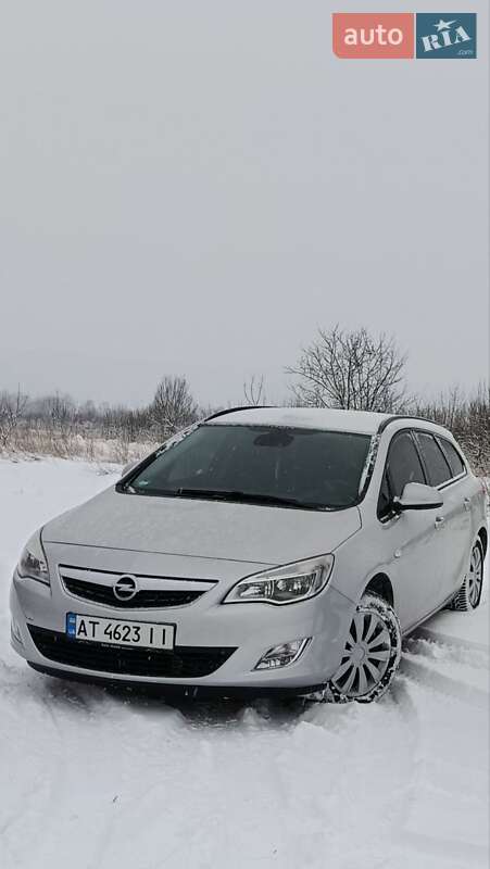 Opel Astra 2011 Opel Astra 2011