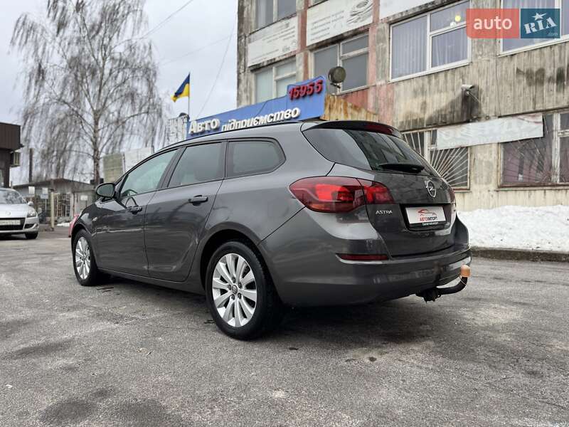 Универсал Opel Astra 2011 в Сумах