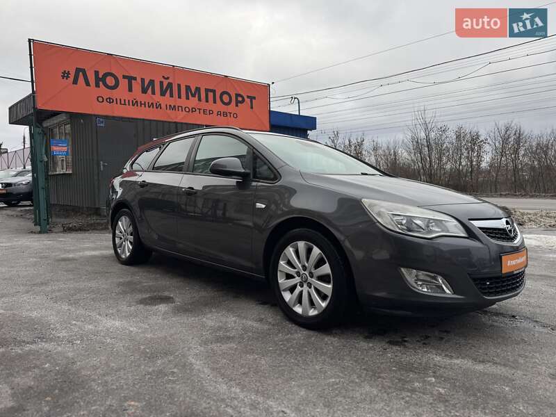 Универсал Opel Astra 2011 в Сумах
