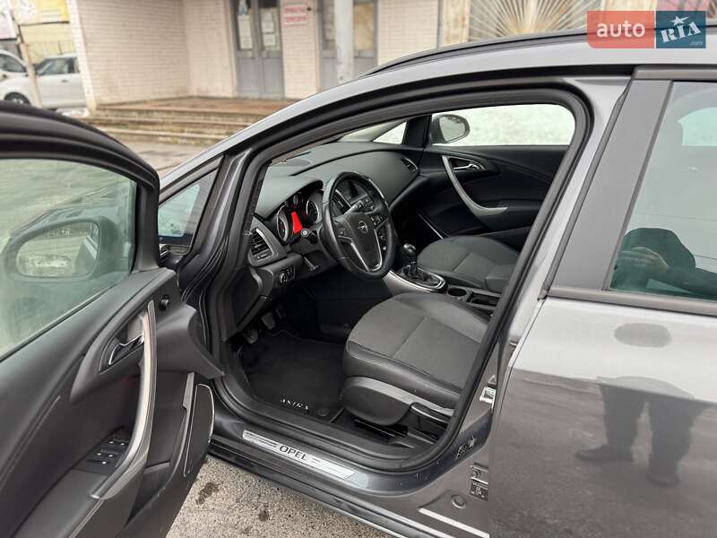 Универсал Opel Astra 2011 в Сумах