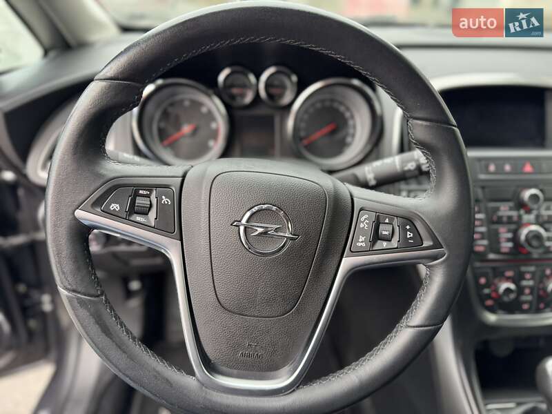 Универсал Opel Astra 2011 в Сумах