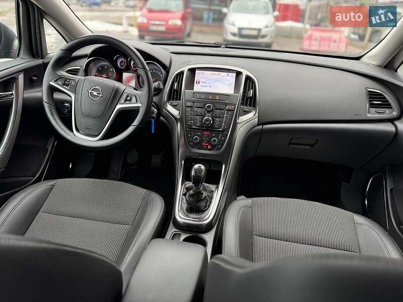 Универсал Opel Astra 2011 в Сумах