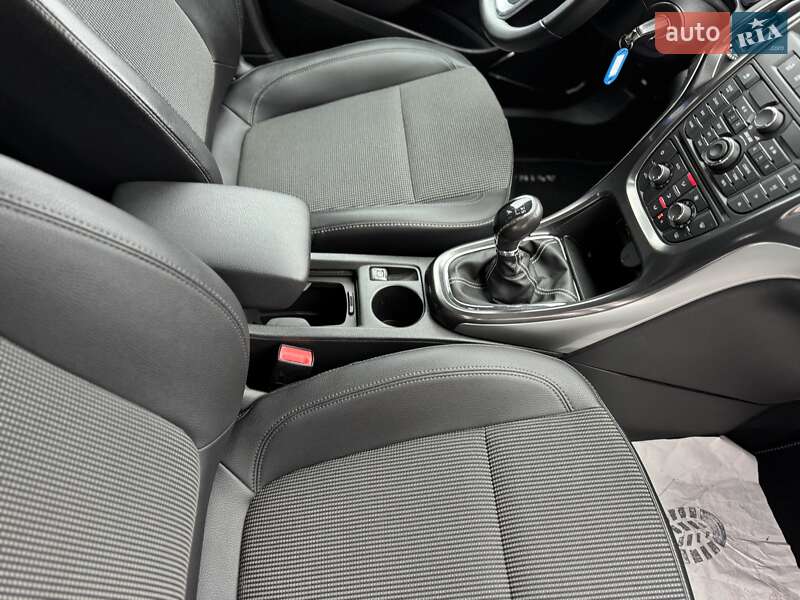 Универсал Opel Astra 2011 в Сумах