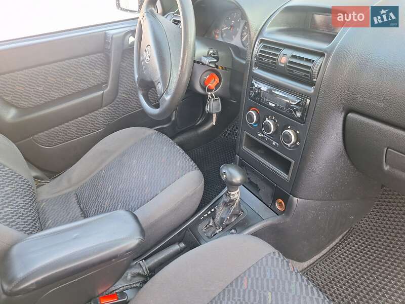 Универсал Opel Astra 2001 в Черновцах