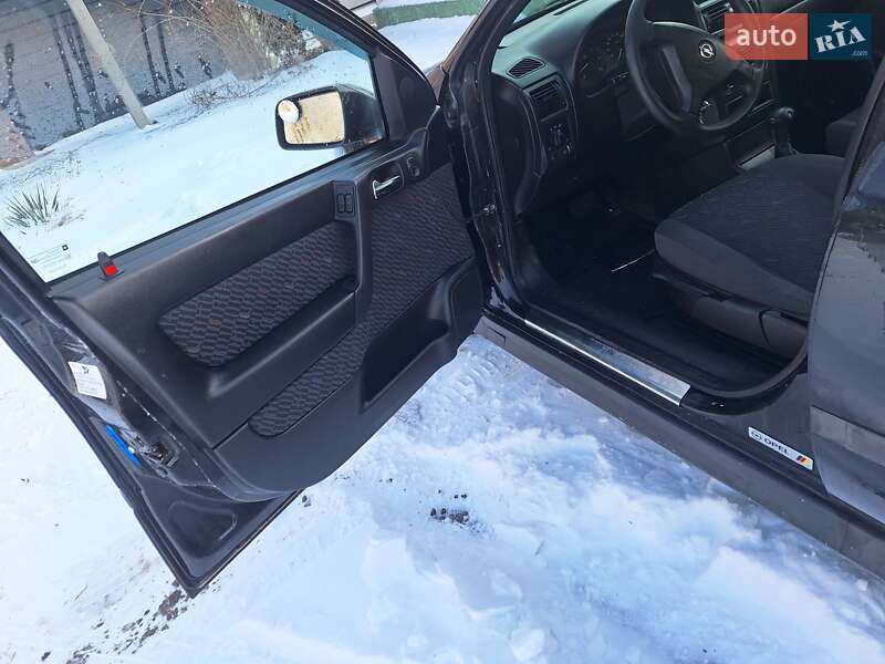 Универсал Opel Astra 2001 в Черновцах