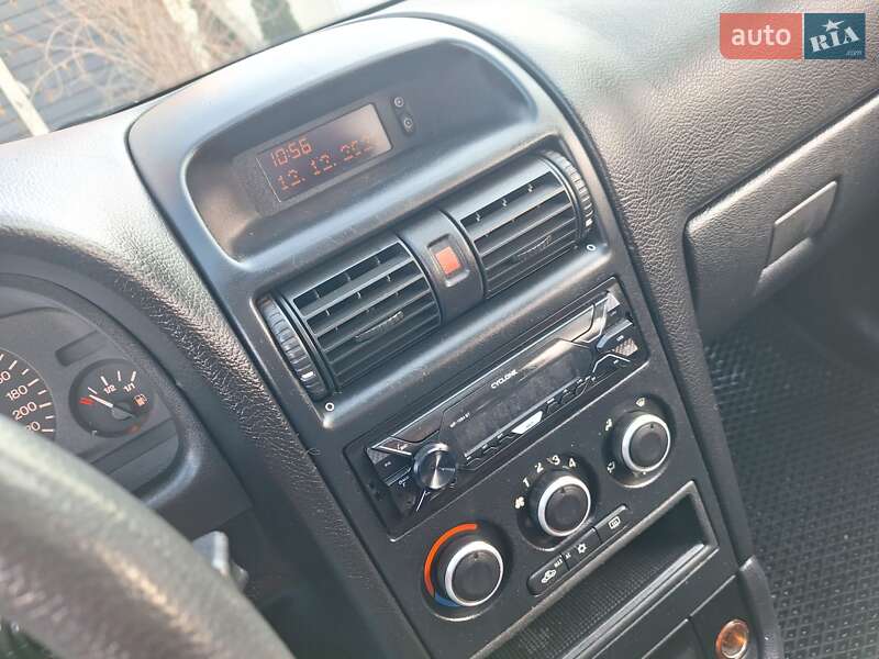 Универсал Opel Astra 2001 в Черновцах