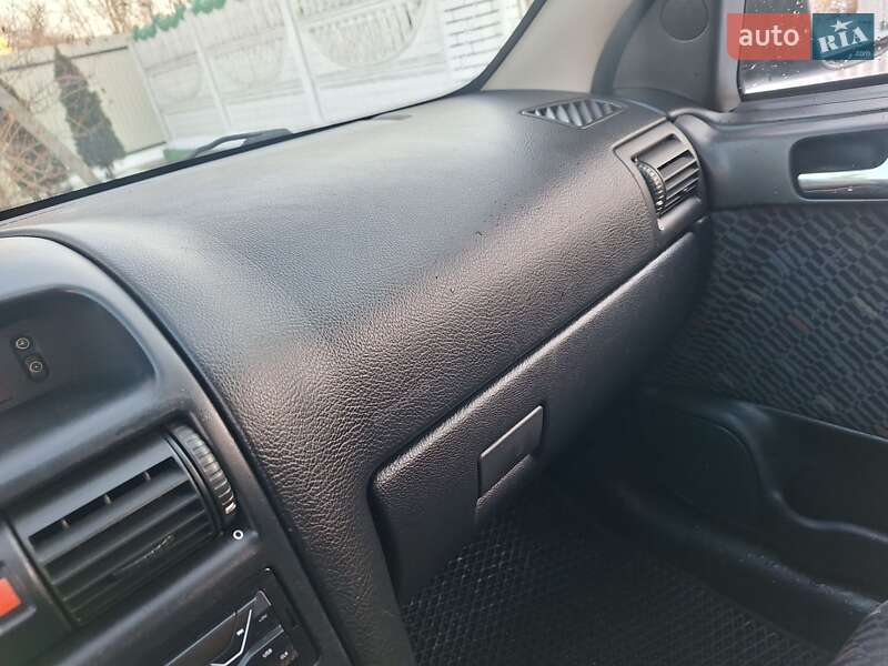 Универсал Opel Astra 2001 в Черновцах