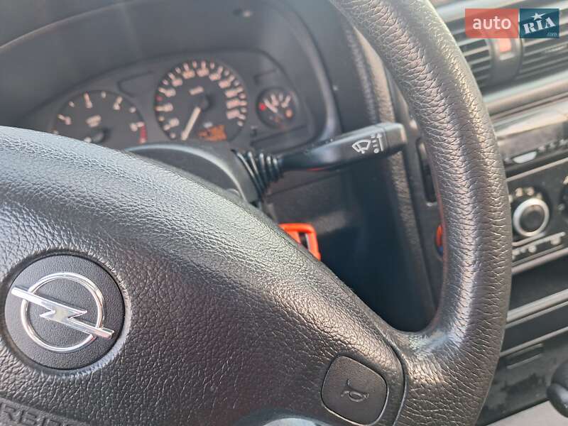 Универсал Opel Astra 2001 в Черновцах