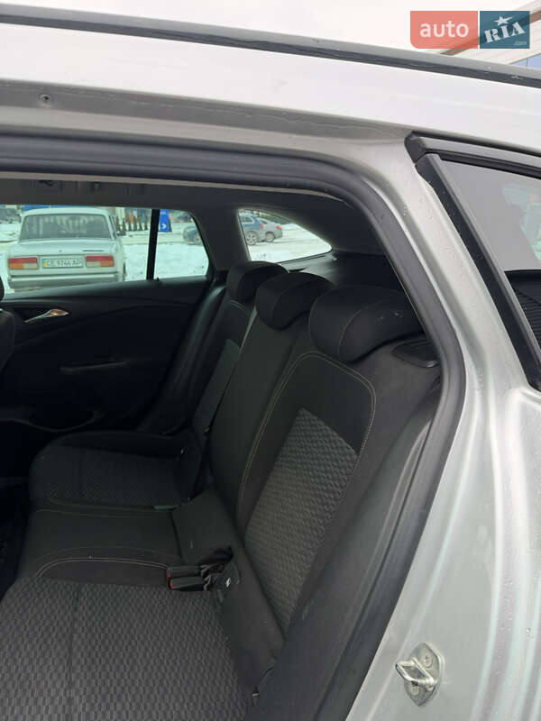 Універсал Opel Astra 2017 в Чернівцях