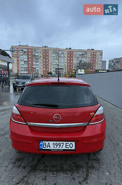 Хэтчбек Opel Astra 2006 в Александрие