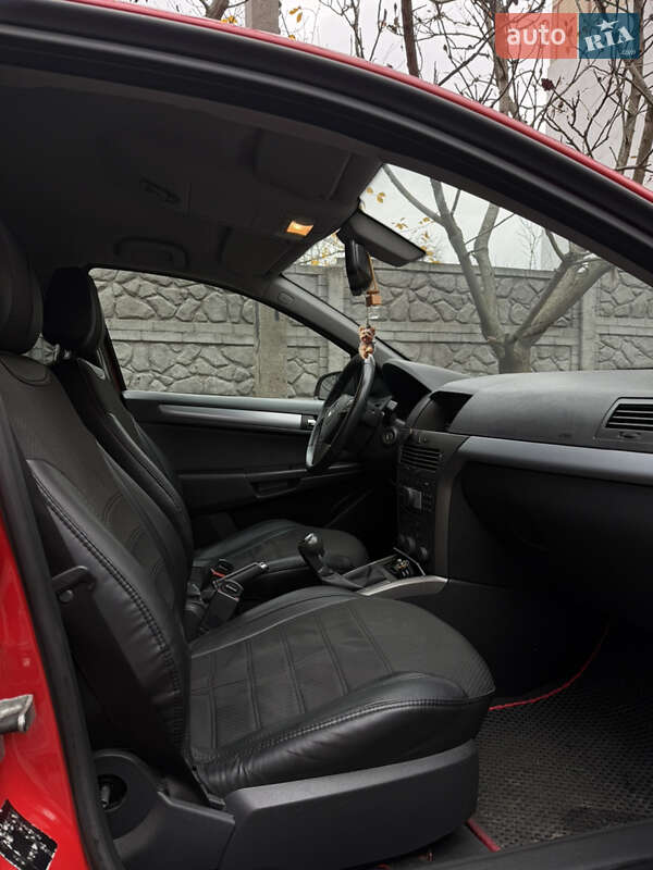 Хэтчбек Opel Astra 2006 в Александрие