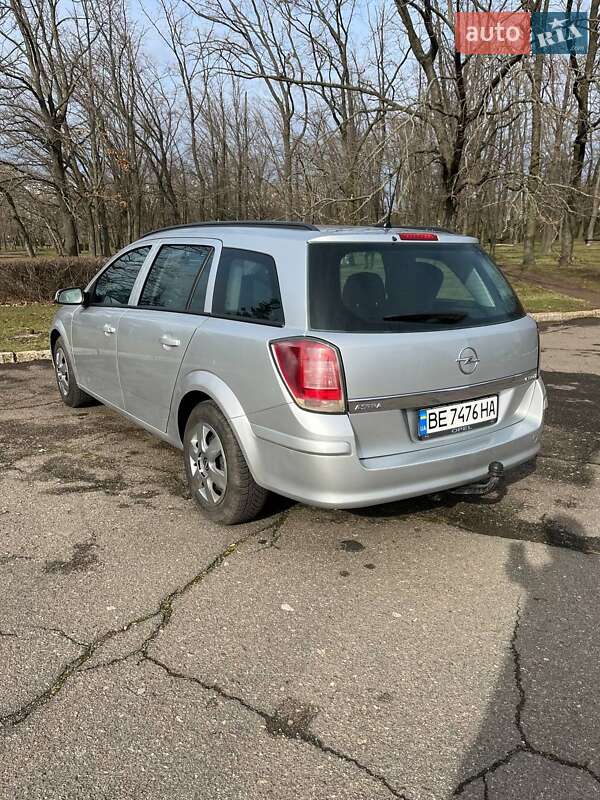 Універсал Opel Astra 2009 в Южноукраїнську