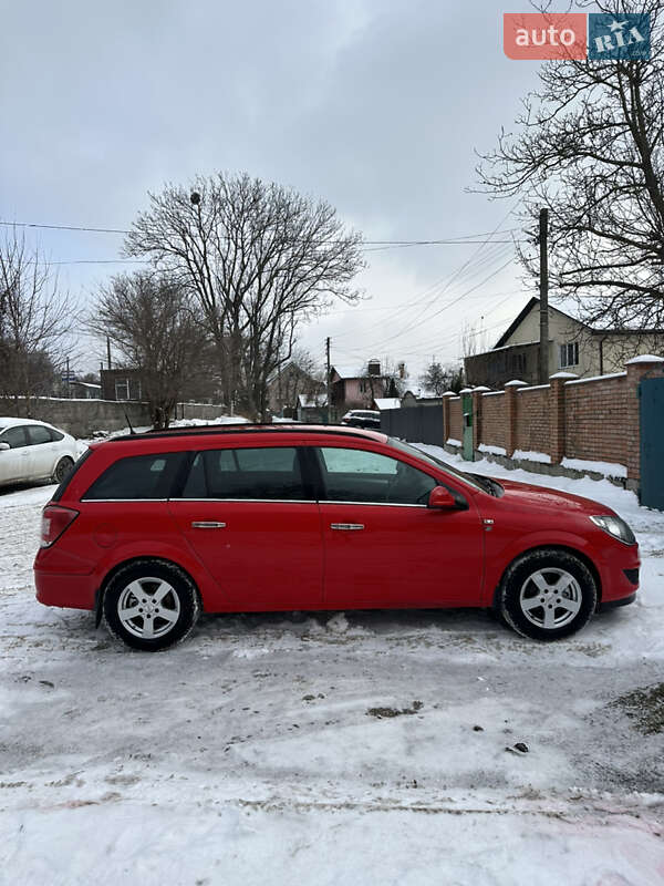 Универсал Opel Astra 2010 в Виннице