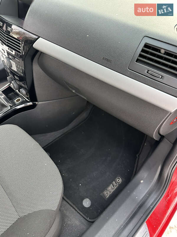 Универсал Opel Astra 2010 в Виннице