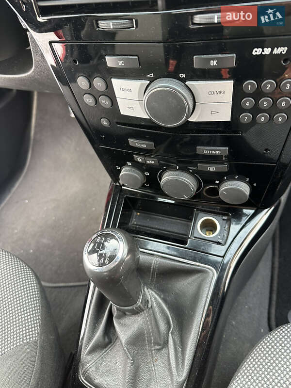 Универсал Opel Astra 2010 в Виннице