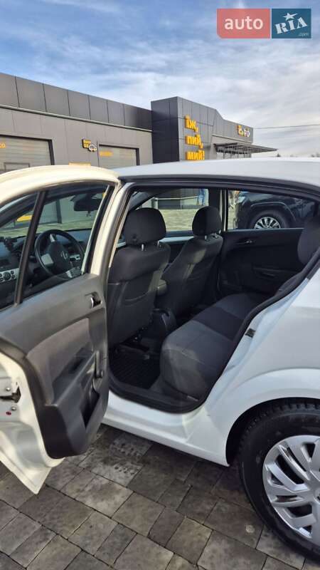 Хэтчбек Opel Astra 2009 в Каменке-Бугской фото 10 Хэтчбек Opel Astra 2009 в Каменке-Бугской