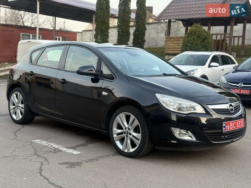 Хэтчбек Opel Astra 2010 в Ровно